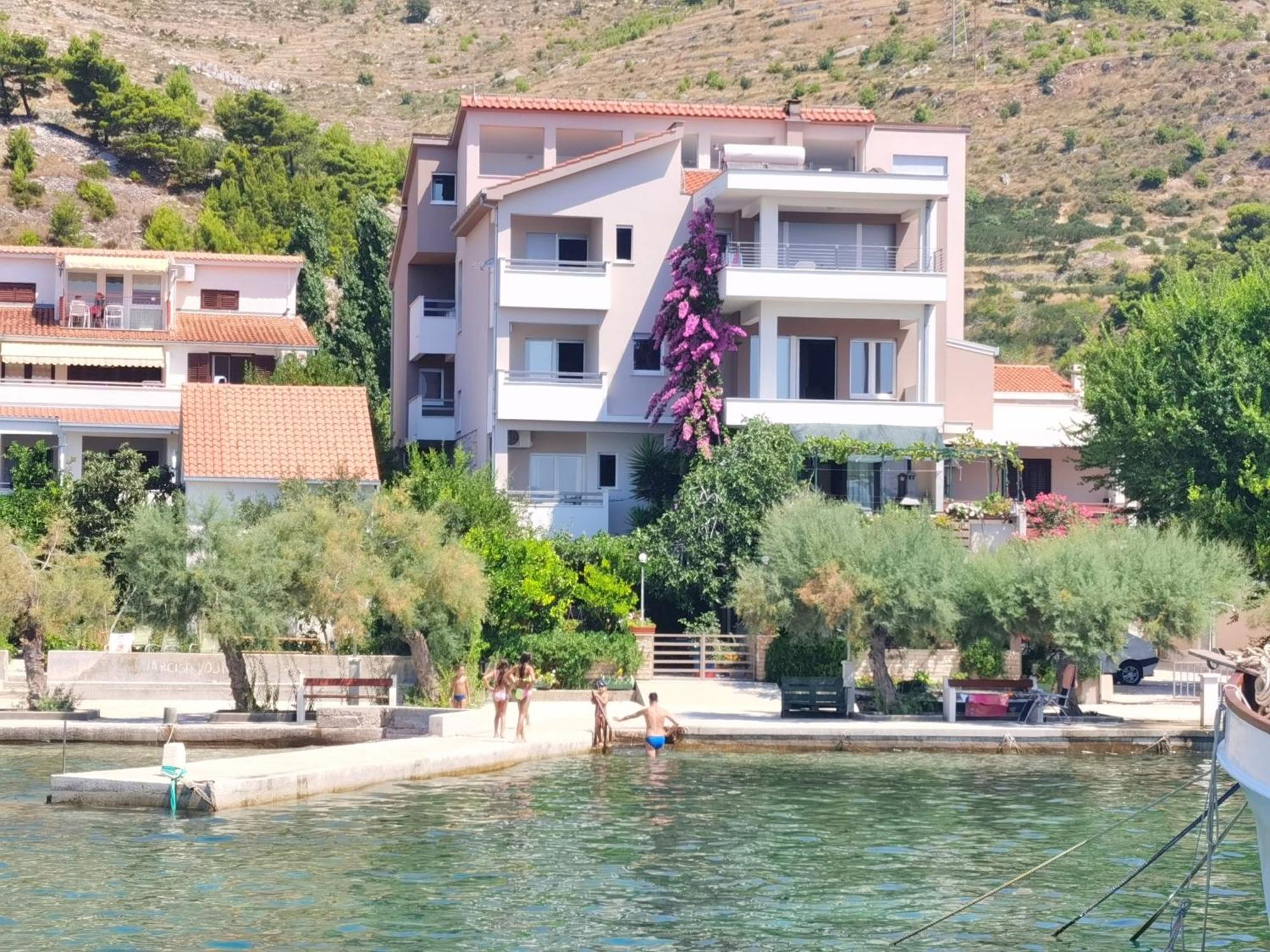 Beach House - Apartments Ana Duće Εξωτερικό φωτογραφία
